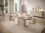 Helles Esszimmer mit dem ausziehbaren Esstisch Lante in Beige Kaschmir