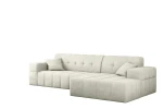 Helles, luftiges Wohnzimmer mit dem beigefarbenen Ecksofa Balia L im weichen Chenille-Stoff Perfect Harmony 01 als elegantem Mittelpunkt.