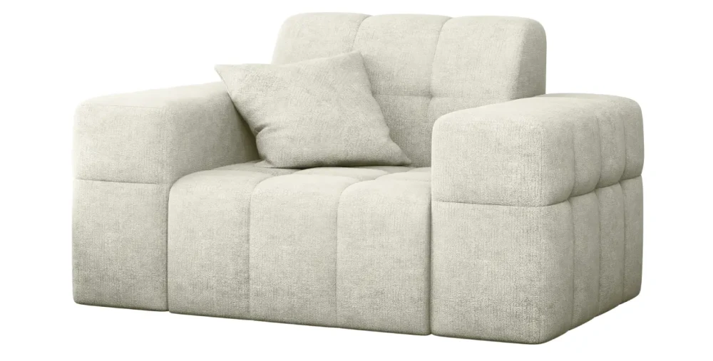 Freigestellte Studioaufnahme des beigefarbenen Sessels Balia im Chenille-Stoff Perfect Harmony 01 vor reinweißem Hintergrund.