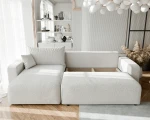 Das ausgeklappte Schlafsofa PIANO XL (278x145 cm) aus Baltimore Stoff mit geöffnetem, integriertem Bettkasten für zusätzlichen Stauraum.