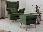 Frontalansicht des Ohrensessel CLASSIC Sets inklusive Hocker mit weichem Samt Trinity Bezug, stilvoll arrangiert in einem modernen Wohnzimmer.