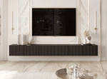 Frontalansicht des hängenden TV-Lowboards ANGEL (300 cm) mit stilvollen geriffelten Fronten und stimmungsvoller LED-Beleuchtung, arrangiert in einem modernen Wohnzimmer.