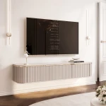 Geriffeltes TV-Board Zalia in der Farbe Kaschmir mit eingeschalteter LED-Beleuchtung unter dem Fernseher.