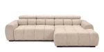 Frontale Ansicht des modernen Ecksofas Aldo (rechtsseitig) im beigen Stoff Salvador 01, sauber freigestellt auf weißem Hintergrund.