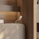 Detailansicht des Innenraums beim Schrankbett Bed Concept BC-02 (120x200 cm), die praktischen Spanngurte für das Bettzeug sowie die integrierten Regalböden zeigt.